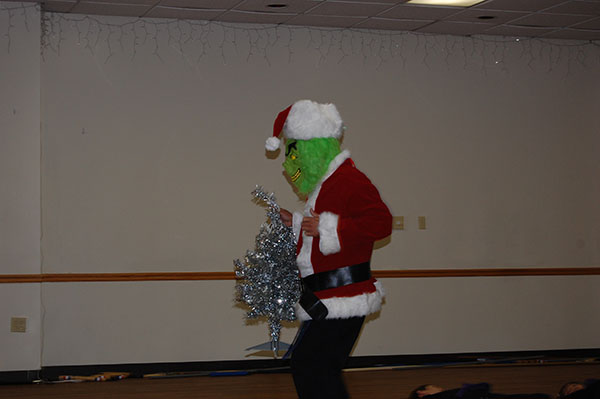 Kempo Karate Christmas Demo kids class Grinch skit